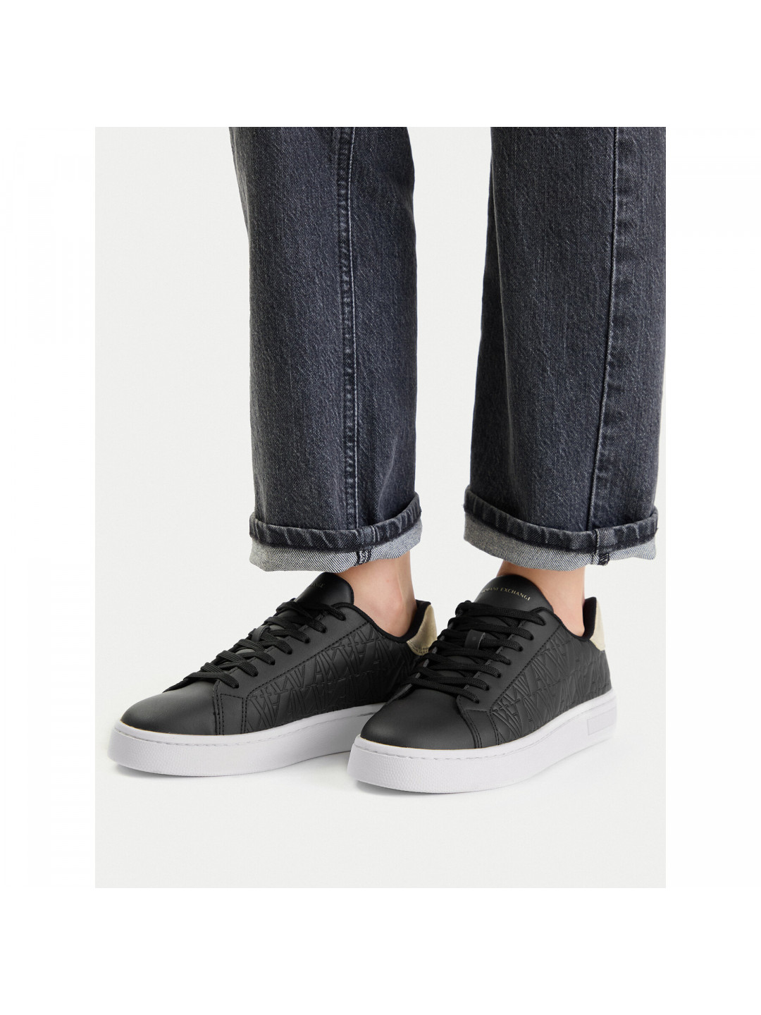 Sneakersy Armani Exchange XDX165 XV891 T780 Černá